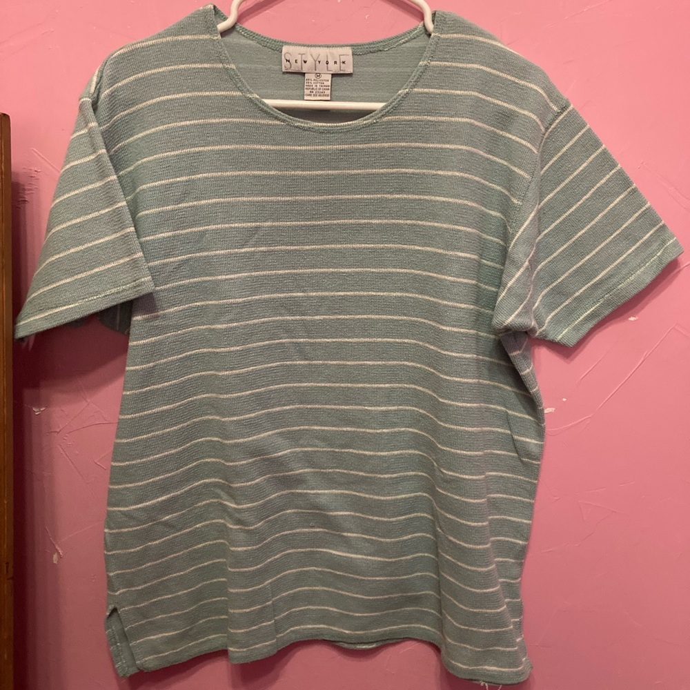 👚 NY Style Size M Cute Womens Top 🥰
